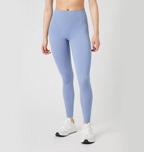 Ensemble d'entraînement premium sans coutures pour femme : Soutien-gorge de sport gainant et Legging sculptant taille haute – Confort optimal pour la gym, le yoga et le fitness - Product Image 5