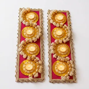 Ensemble de porte-bougies en or de luxe, base en velours rouge, décoration perlée, décoration de mariage - Product Image 6