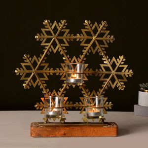 Adorno decorativo de metal y madera para mesa navideña, ideal para escaparates y mostradores de tiendas en época festiva. - Product Image 1