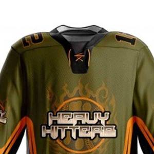 ชุดเสื้อฮอกกี้น้ำแข็งแบบซับลิเมชั่นสำหรับผู้ชาย Heavy Hitters สีเขียวมะกอก-ส้ม แขนยาว ระบายเหงื่อได้ดี ทรงพอดีตัว ชุดยูนิฟอร์มทีมสำหรับผู้ใหญ่ - Product Image 4