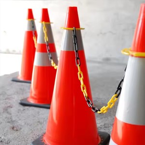 Connecteur de chaîne de cône de trafic en plastique Taiwan 2m connecter des chaînes en plastique entre les cônes de trafic essentiels pour les produits de chaussée - Product Image 2