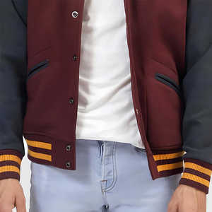 เสื้อแจ็คเก็ตวาร์ซิตี้สีแดงเลือดหมูสำหรับผู้ชาย แขนสีกรมท่า แถบสีเหลือง ทรงปกติ สวมใส่สบายๆ ในฤดูใบไม้ร่วง ปกเสื้อพับได้ ผลิตจากโพลีเอสเตอร์ - Product Image 4