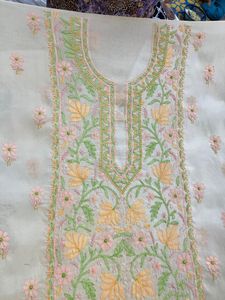 Ensemble élégant de Kurti et de dupatta en Chanderi, tenue ethnique traditionnelle indienne pour les célébrations festives, les mariages et les occasions spéciales. - Product Image 5