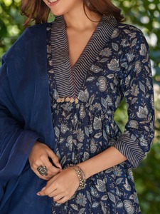 Conjunto de Kurta Anarkali con Motivo Floral Azul Marino para Mujer, con Dupatta Azul Sólido, Ropa Elegante de Fiesta Étnica India - Product Image 5