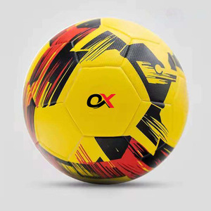 Ballon de football Oxva Industries de qualité supérieure, taille officielle, design professionnel durable, en PU thermocollé sans couture - Product Image 1