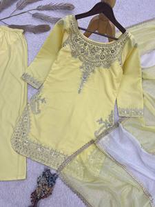 Ensemble haut, palazzo et dupatta brodés jaunes, style indien pakistanais, séchage rapide, pour femme, idéal pour les fêtes d'hiver et la plage - Product Image 3