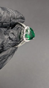 Anillo de Compromiso de Plata con Halo de Esmeralda Verde y Moissanita en Forma de Corazón, Diseño Especial para el Día de la Madre, Chapado en Oro de 14K con Diamantes - Product Image 5