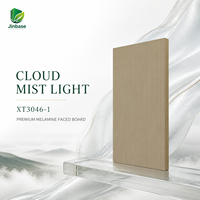 Panneau MDF mélaminé Jinbase Cloud Mist Light 18 mm E0 1220x2440 mm pour meubles modernes et intérieurs
