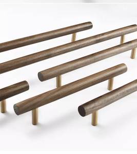 Magnifique contraste entre la laiton et le bois foncé. Poignée de meuble fonctionnelle et décorative. Amélioration parfaite pour les meubles anciens. - Product Image 2
