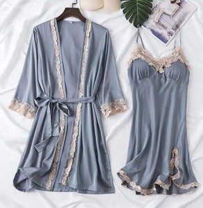 Conjunto de bata de encaje para mujer, ropa de dormir de 4 piezas con manga larga y pantalones cortos, estilo romántico - Product Image 3
