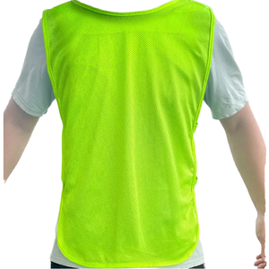 เสื้อกีฬาแขนกุดสำหรับผู้ใหญ่แบบยูนิเซ็กส์ คอวี สีพื้น ผ้าตาข่ายระบายอากาศ โพลีเอสเตอร์ ทรงปกติ ใส่ได้ทุกฤดู สีเขียว - Product Image 5