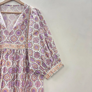 Robe décontractée mi-longue pour femme en coton tissé 100% uni, à manches courtes, taille empire, style babydoll, coupe ample et fonctionnelle à col en V oversize - Product Image 3