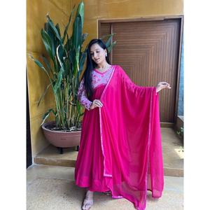VESTIDO TRENDING GEORGETTE ESTAMPADO ALIA CUT CON DUPATTA ROSA - Product Image 1