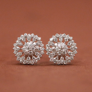 Pendientes de Plata de Ley S925 con Diseño Floral en Racimo Redondo, Joyería Elegante y Brillante - Product Image 1