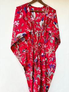 Kaftan léger et respirant en coton indien à imprimé floral rouge, robe d'été bohème pour femmes - Product Image 5