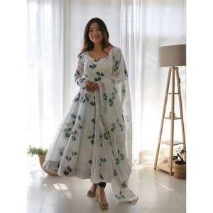 TRAJE HOJA VERDE - Product Image 5