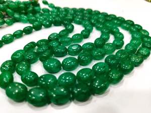 เบริลสีเขียวมรกตธรรมชาติ รูปไข่ แบบเรียบ ยาว 8 นิ้ว - Product Image 1