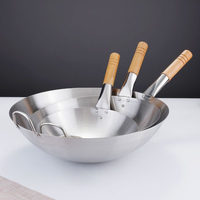 Wajan Bawah Lebar Tradisional Diameter Besar Tahan Suhu Tinggi Bahan Stainless Steel Kapasitas 20L Gagang Kayu Aman untuk Mesin Cuci Piring