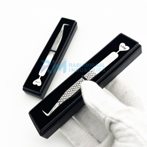 แหนบต่อขนตา RMI Silver Shin Tip ด้ามจับเพชร ลายหัวใจ ด้านล่างเป็นรูปหัวใจ และบรรจุในกล่องการ์ดแบบแหนบเดี่ยว - Product Image 5