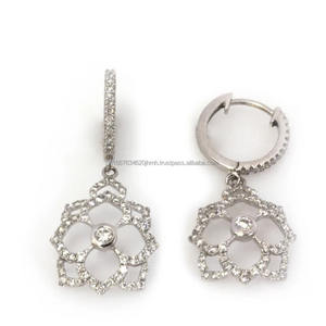 Anillo de compromiso de diamante natural certificado GIA, oro de 18 quilates, diseño personalizado, disponible, suelo de laboratorio redondo, proveedor de joyería de diamantes a granel - Product Image 1