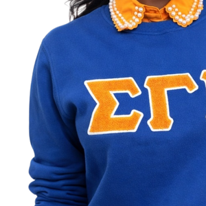 Sweat-shirt en chenille bleu Sigma Gamma Rho pour femme, broderie de lettres grecques, mélange de coton, manches longues, coupe décontractée et élégante - Product Image 3
