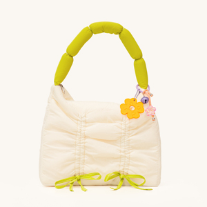 Bolso de Hombro CELEVA BAG Color Crema, con Asa Verde Lima, Cierre de Cremallera, Bolso Tote de Moda Premium, Cómodo para Uso Diario, Material PU Poliéster - Product Image 1