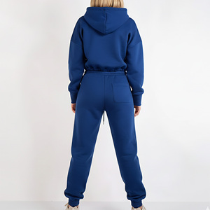Ensemble sweat à capuche court et pantalon en molleton bleu pour femme grande taille, coupe ample, avec logo frontal, idéal pour l'automne – Nouvelle collection en promotion - Product Image 5