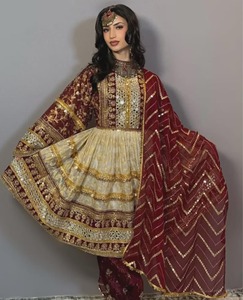 Robe traditionnelle afghane Kuchi pour femmes, manches longues, broderie artisanale en mousseline de soie, vente en gros - Product Image 4