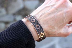 Bracelet artisanal en cuivre réglable fait main pour hommes et femmes, style bohème vintage, bijou de guérison énergétique, cadeau - Product Image 2