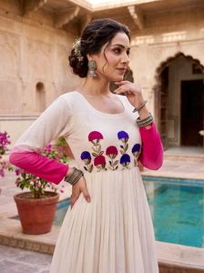 Las Más Hermosas Colecciones de Vestidos Anarkali de Material Star Georgette para Bodas Indias, Disponibles en Tallas Grandes para Mujer - Product Image 2