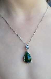 Collier pendentif en forme de larme style jade vert, plaqué or, argent sterling, vintage, minimaliste, bijoux de fiançailles, cadeau pour elle - Product Image 4