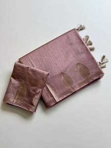 Sari traditionnel en soie Butta Tussar Slub de qualité supérieure, avec bordure intemporelle et tissage de designer, collection Heritage Nakashi Butta. - Product Image 5