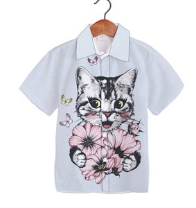 เสื้อเชิ้ตลำลองแขนสั้นพิมพ์ลายแมวน่ารักและดอกไม้สำหรับเด็กผู้ชายพร้อมปกแบบพับลง - Product Image 1