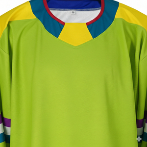 Camiseta de Hockey Sublimada de Alta Calidad para Entrenamiento – Tejido de Malla Transpirable con Colores Personalizados del Equipo y Diseño de Cuello en V - Product Image 4