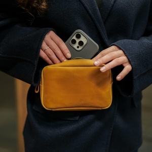 Bolso de Pecho de Cuero Personalizado, Hecho a Mano, Ajustable, Tipo Bandolera para Mujer, Bolso Premium Personalizado para Viajes y Uso Diario - Product Image 4