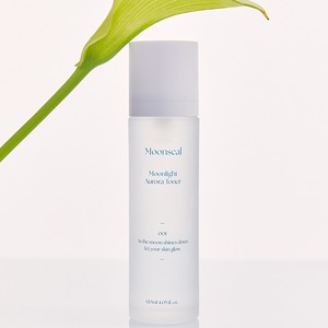Moonseal โทนเนอร์บำรุงผิวแบบเกาหลี120มล. พร้อมน้ำใบ Camellia Sinensis สำหรับผิวกระจ่างใส - Product Image 1