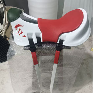 รูปภาพม้าบนอานม้าแบบอังกฤษสำหรับขี่ม้าแบบ Endurance พร้อมโครงอานทำจากไฟเบอร์หนังสังเคราะห์ ฮาร์ดแวร์ชุบนิกเกิล ดีไซน์ทนทาน - Product Image 1