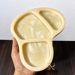 Plateau de rangement en résine irrégulière avec 1 compartiment, finition laquée, passe au lave-vaisselle, design minimaliste portable pour utilisation sur table - Product Image 1
