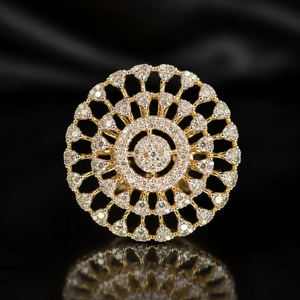 Anillo de Lujo de Oro de 14K con Diseño de Rayos de Sol y Brillantes Piedras de Circonia Cúbica, Joyería Elegante para Bodas y Fiestas para Mujer - Product Image 1