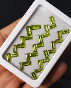 Peridoto Natural Corte Baguette Suelto 10x5 mm Gema Suelta para Fabricación de Joyas - Product Image 1