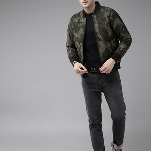 บริการ OEM พร้อมให้บริการ เสื้อแจ็คเก็ตบอมเบอร์น้ำหนักเบาสำหรับผู้ชายสำหรับฤดูหนาว คอตั้ง ผ้าแคนวาส ดีไซน์โลโก้ด้านหน้า - Product Image 2