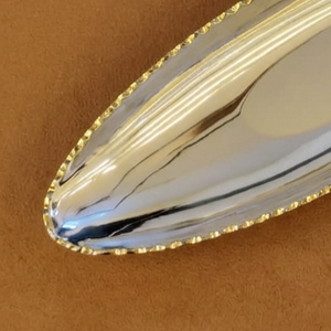 Plateau de service de luxe en forme de bateau, argenté, avec bord festonné doré, en acier inoxydable, plateau étroit en métal pour hôtel, restaurant, buffet - Product Image 5