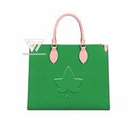 Alpha grec personnalisé |   Kapa |   Sac fourre-tout en similicuir imprimé Alpha Sorority, accessoires grecs