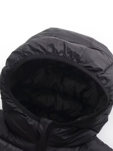 Blouson matelassé tendance personnalisé avec couleur True Tone, taille et logo sur mesure, collection hiver, blouson matelassé à capuche avec blocs de couleur - Product Image 3