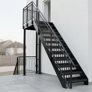 Rampe d'escalier extérieure en acier moderne, design industriel, rampes murales en tuyaux, résistantes à la rouille pour usage extérieur - Product Image 4