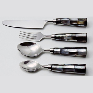 Ensemble de couverts classiques avec manche en bois, 5 pièces, passe au lave-vaisselle, finition polie miroir - Product Image 6