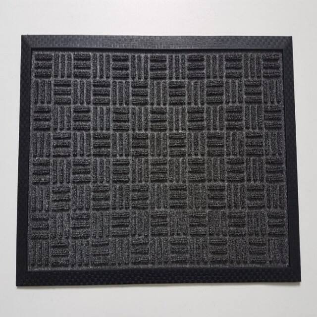 สีเทาเข้ม