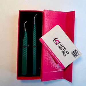 แหนบดัดขนตา Getup Brosons สีเขียว สแตนเลสสตีล ปลายแหลม 45 องศา บรรจุกล่อง - Product Image 2