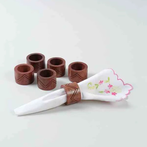 แหวนรองผ้าเช็ดปากไม้ทำมือแบบใหม่ ทนทาน เป็นมิตรกับสิ่งแวดล้อม ใช้ตกแต่งโต๊ะไม้ได้ - Product Image 1