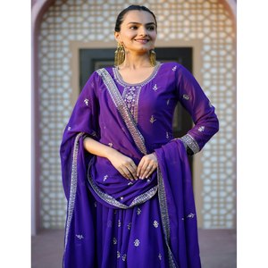 Vestido de Novia de Diseñador con Bordado de Lentejuelas - Product Image 4